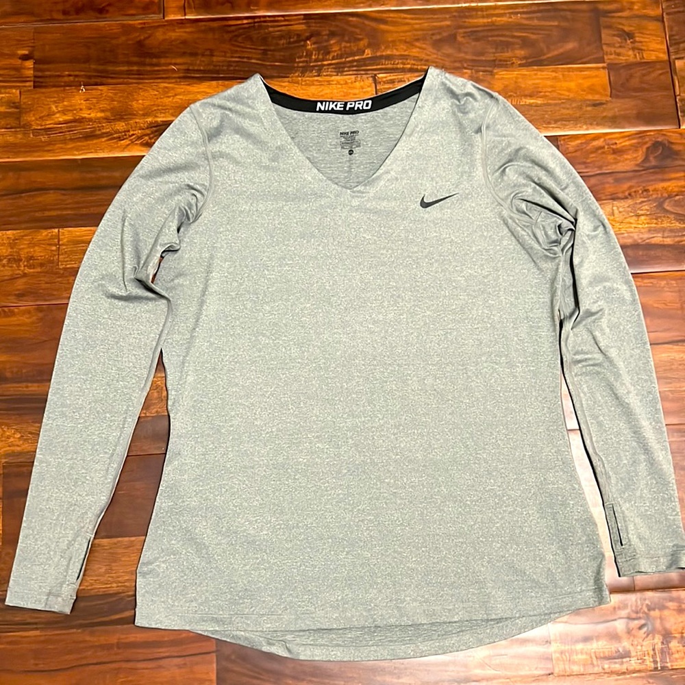 Women’s Nike Pro V neck. Sz XXL